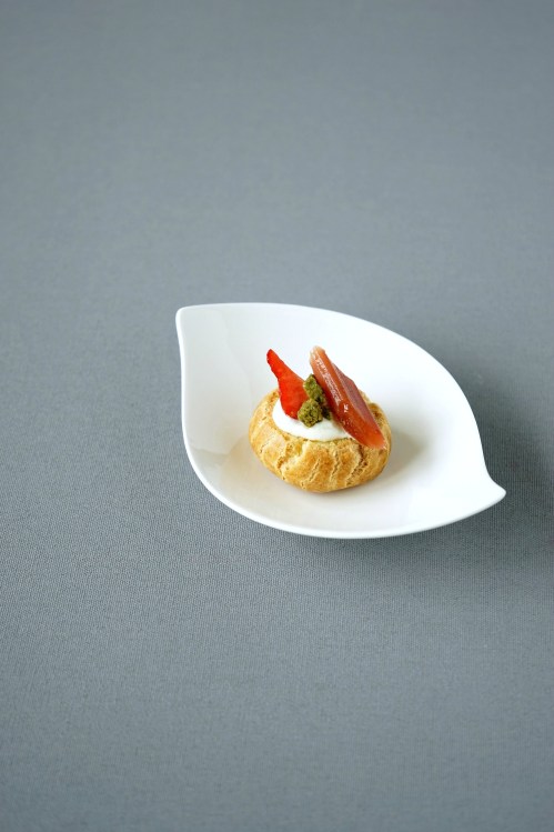 Rhabarber Erdbeere Vanille Éclair / Ruibarbo Morango Baunilha Éclair